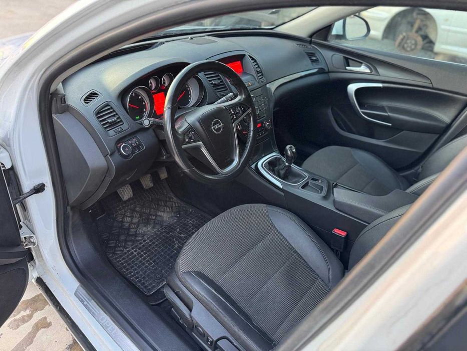 Opel Insignia 2.0 euro5 2012 avariat lovit avariate