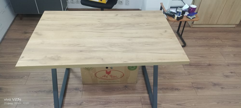 Продам стол состояние отличное