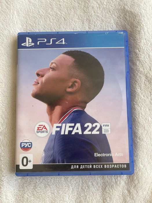 PS 4 - FIFA 22.