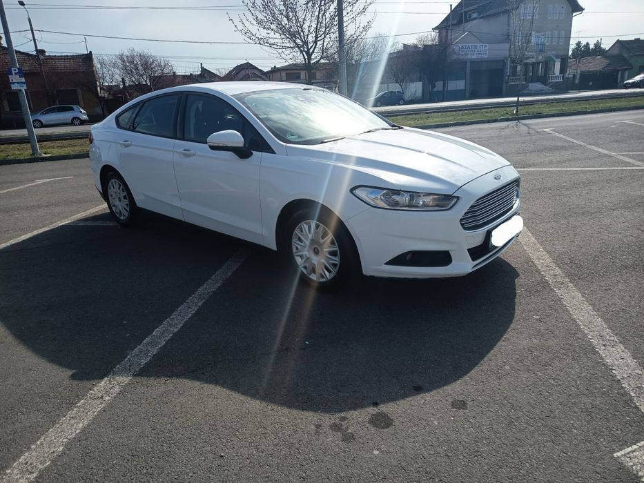 Ford Mondeo 2.0 TDCi 150 CP – 2015 – Euro 6 – Alb – Înmatriculată RO