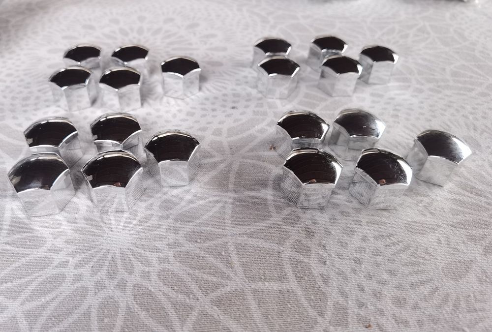 Хромирани капачки за болтове 17 и 19 мм