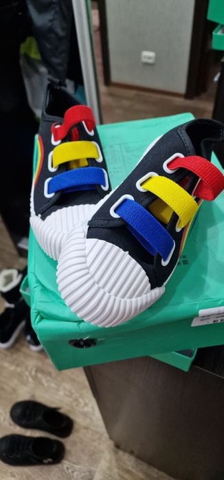 Продам кеды детские