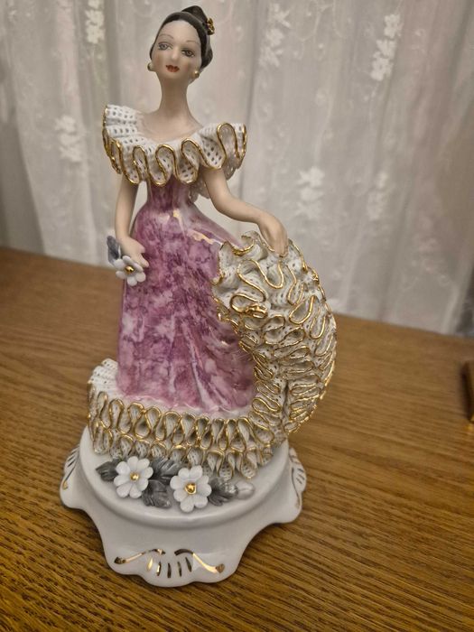 Статуэтки из Богемского фарфора