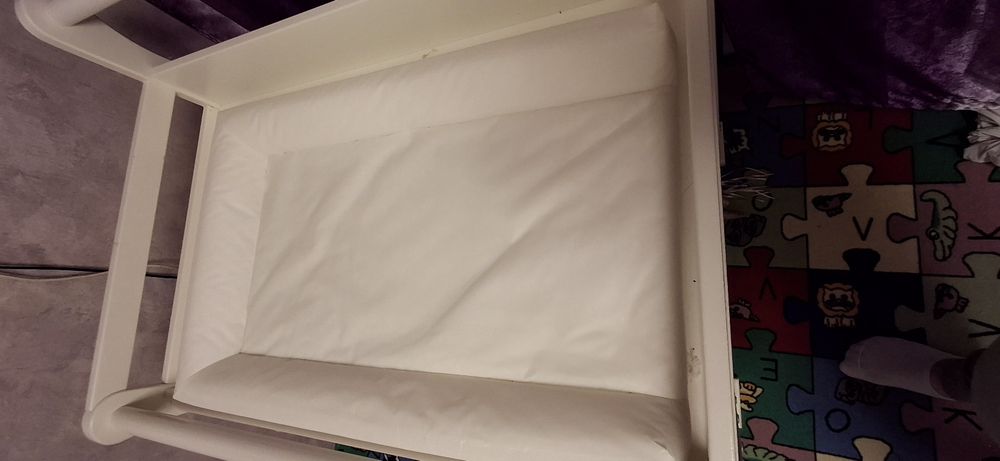 Patut copil cu saltea si masa de schimbat scutece