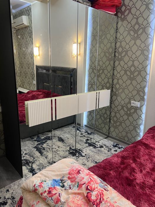 Квартира 3 комнатная . 91 квадрат .