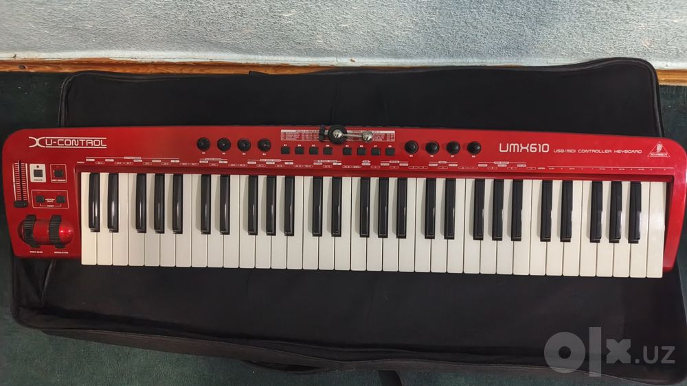 Миди клавиш Behringer Ufx610