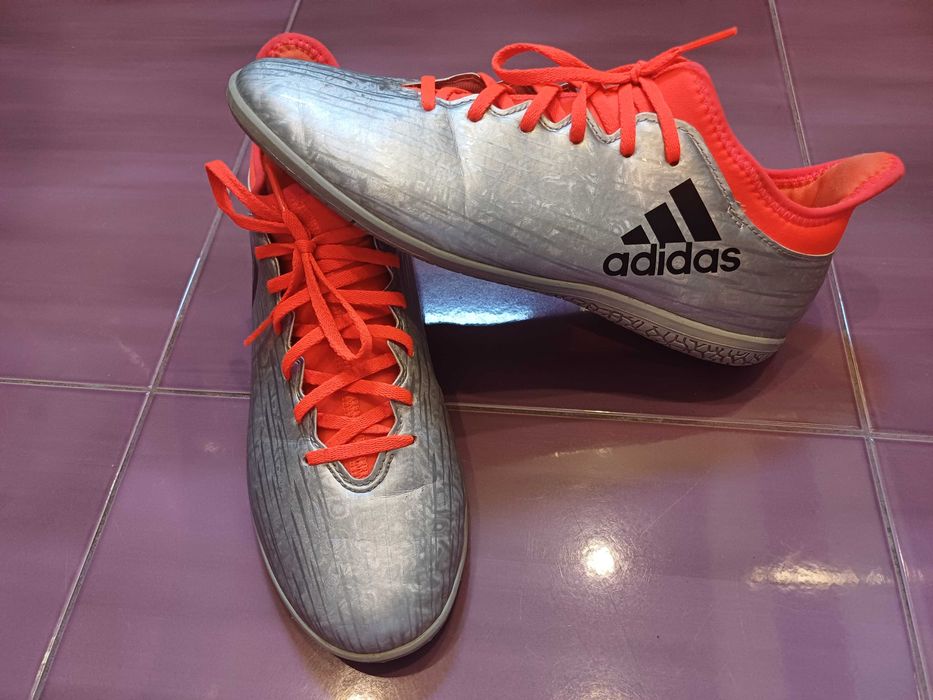 Оригинални спортни мъжки маратонки adidas.