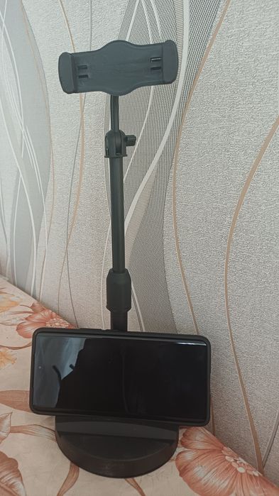 Стойки  за телефон