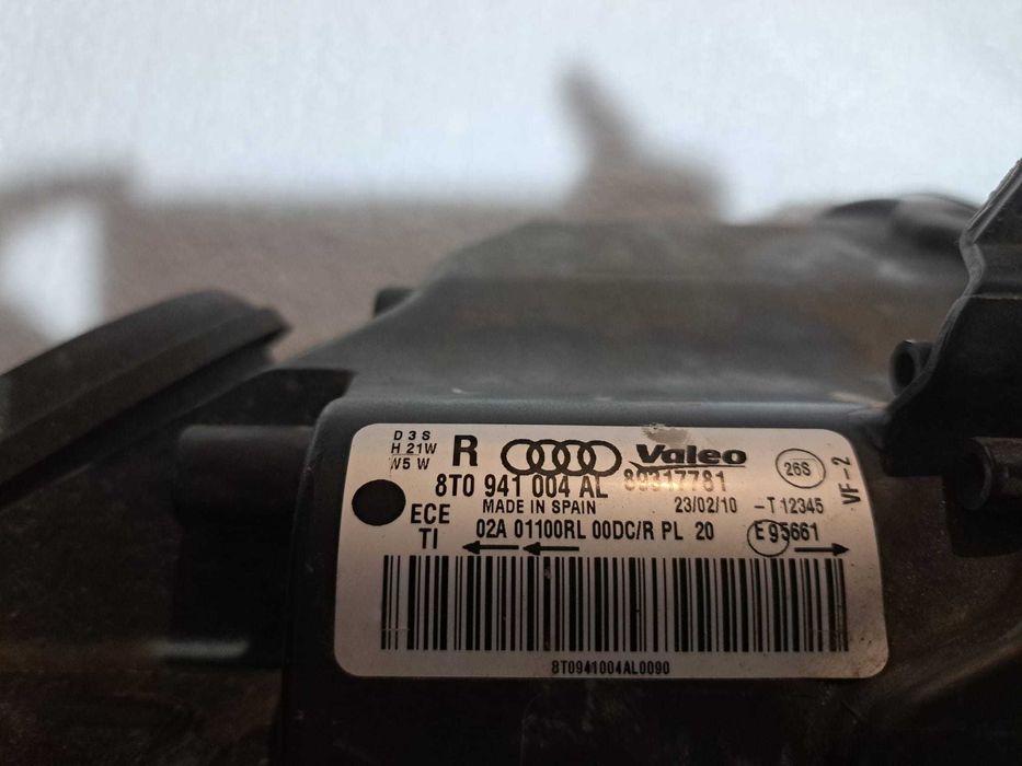 Far Dreapta AUDI A5  COD  8T 0941004AL Xenon  2008-2013