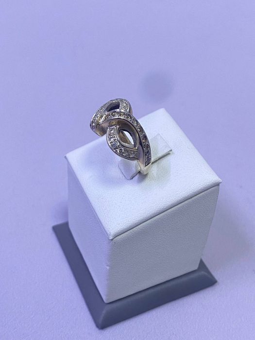 Кольцо с бриллиантами проба 750 18к