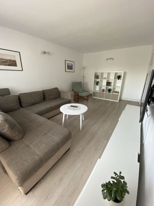 Inchiriez apartament 4 camere zona Uta
