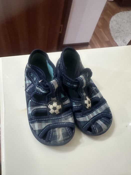 Продам сандалики