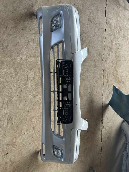 Бампер передний на Мазду 626