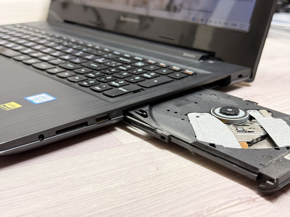 Lenovo ideapad SSD i3