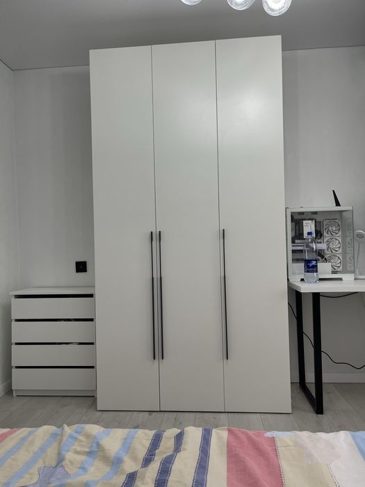 Шкаф новый для одежды