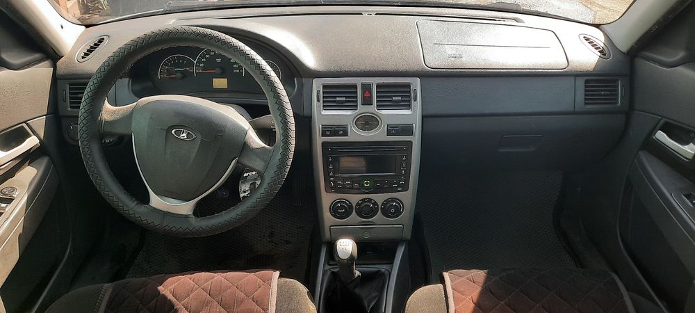 Ваз Лада Приора 2013