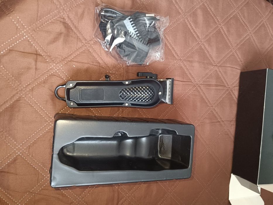 Masina tuns profesionala (3 ore baterie)