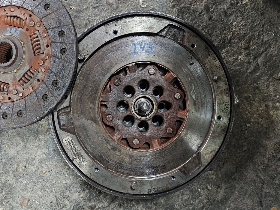 Маховик със съединител бмв 245кс n57 н57 330d 530d н57д30а