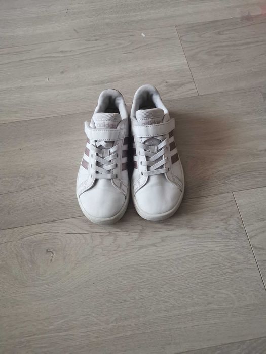 Pantofi Adidas mărimea 30