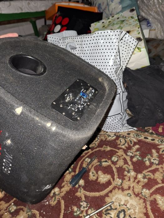 Сабуфер 1600w  .