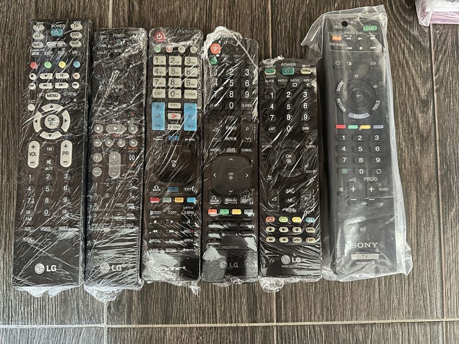 Продам оригинальные пульты для техники все на фото цены по запросу