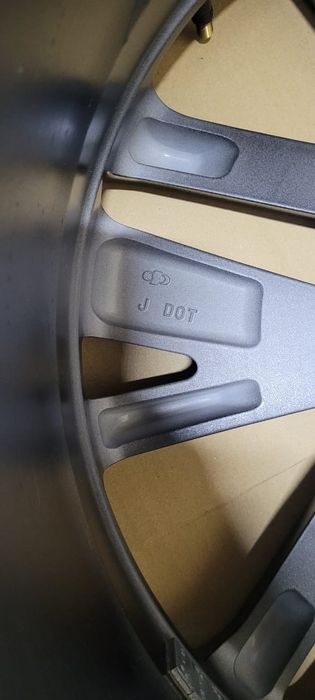 Диск на Camry 80