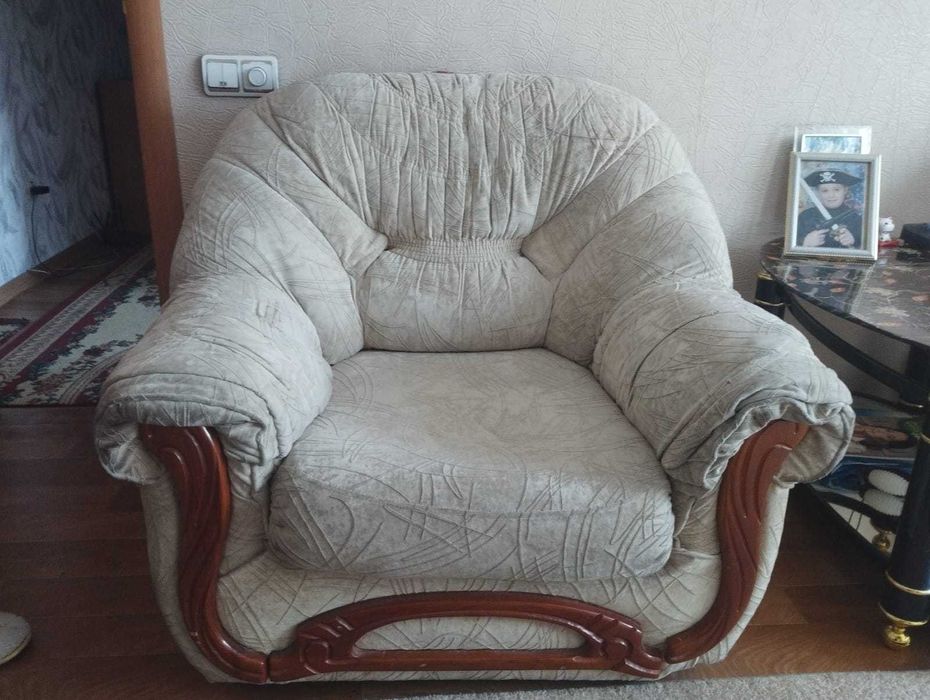 Диван раздвижной и кресло