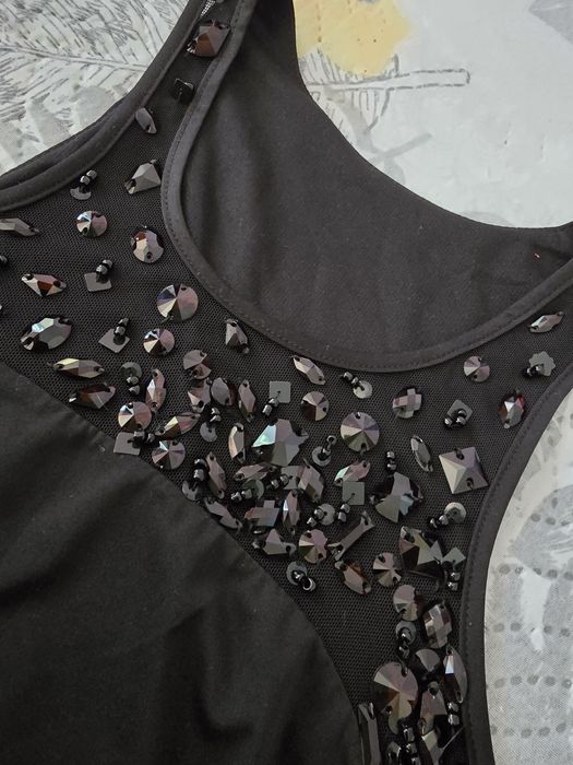 Къса черна рокля