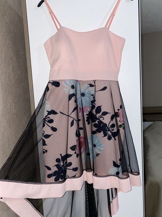 Дамска розова рокля с цветя и тюл