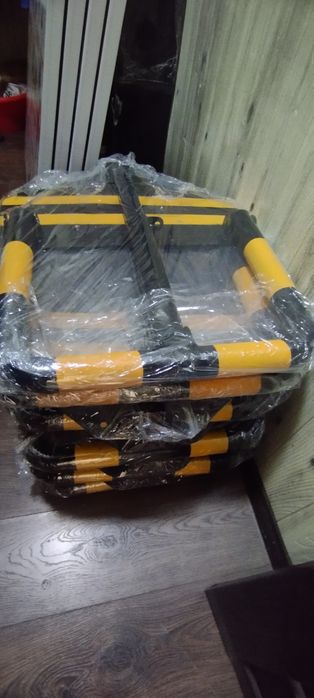 Шлагбаум, антипарковки и лежачий полицейские