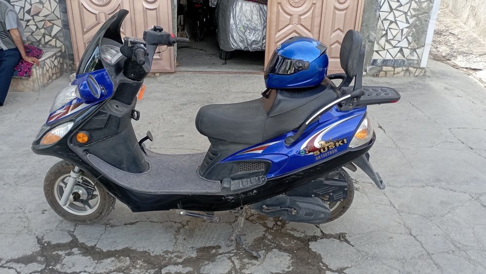 Moto skuter sotiladi yangi antikvarni