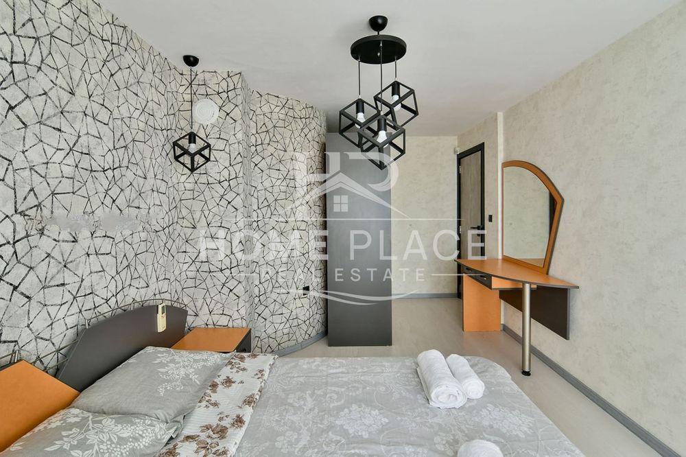 МНОГОСТАЕН апартамент под наем - Център