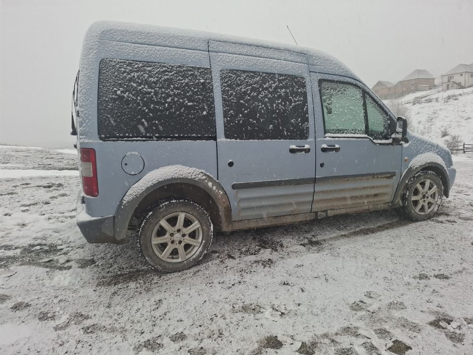Vând  ford turneo conect