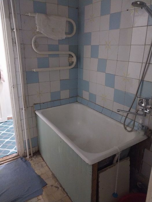 Срочно Продам квартиру Чиланзар Метро  16 квартал 2х комнатная