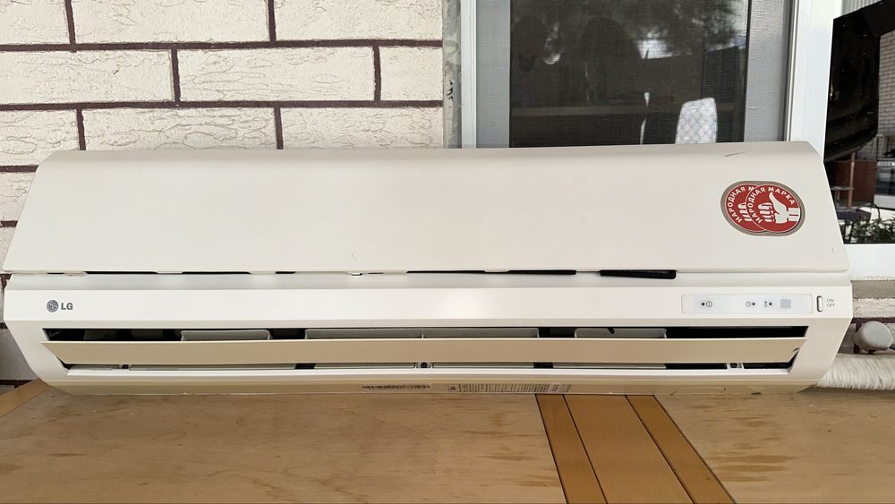 Кондиционер LG.