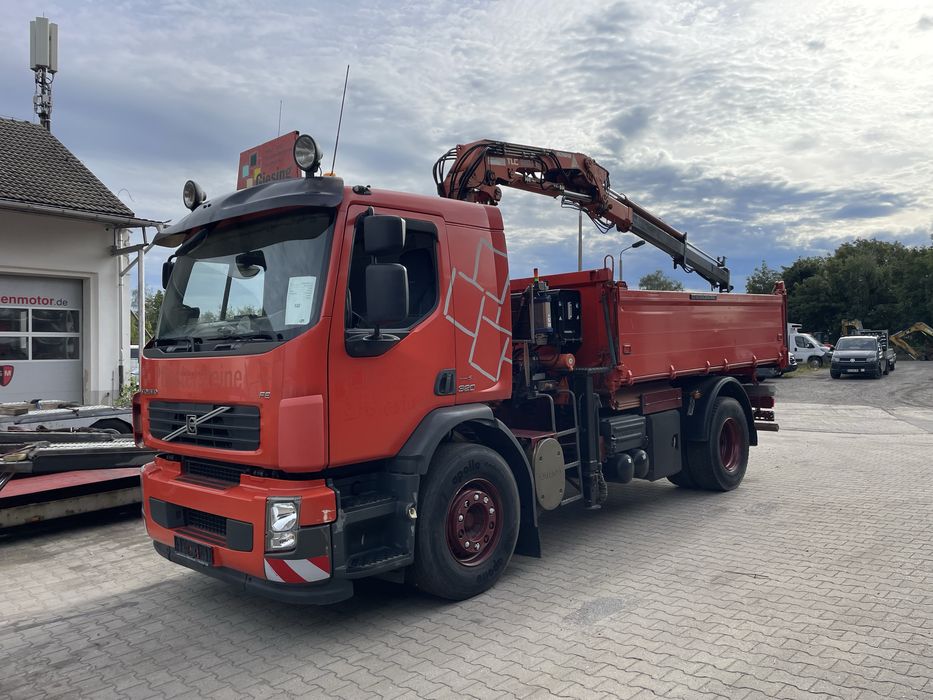 Volvo basculabil cu macara