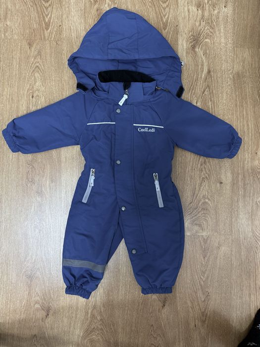 Продам демисезонный комбинезон на мальчика примерно на годик