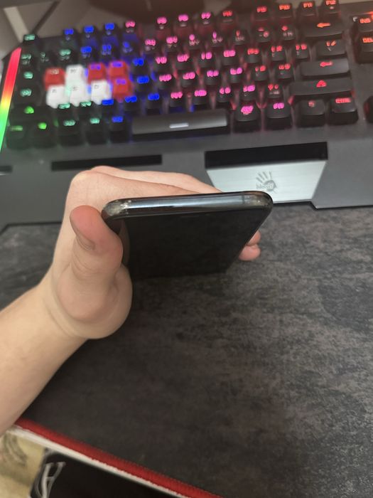 Продам iphone 11 pro
