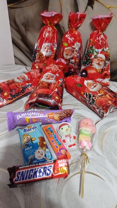 Новогодние подарки детям