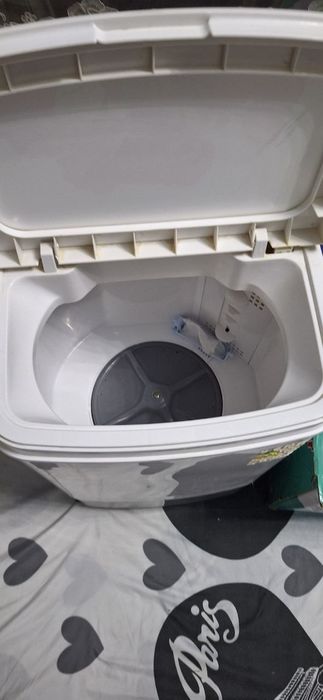 Kir moshina sotiladi