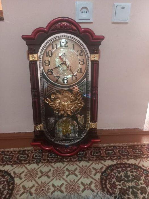 Соат сотилади размери катта