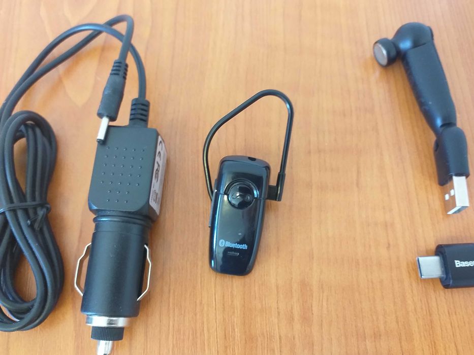 2 Handsfree/casca cu bluetooth noi,cu conectare,prindere etc.Model BH4
