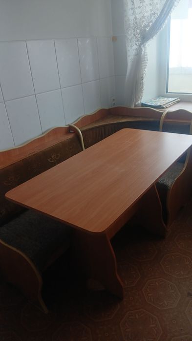 Стол кухонный б/у
