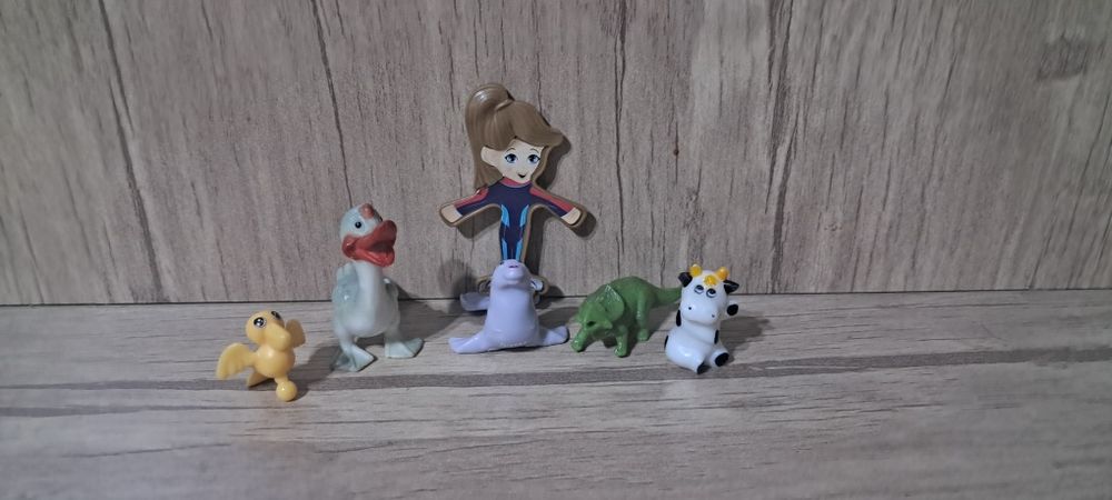 Продается старые игрушки от киндер сюрприз 90 годов и итд