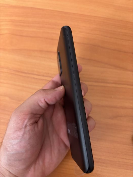 Zenfone 8 - 8GB 128GB запазен