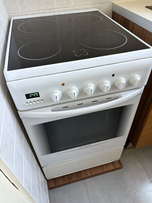 Подарявам готварса печка ariston