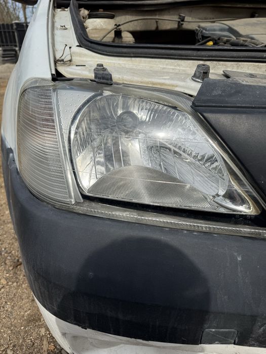 Recondiționare faruri auto profesională cu polimer – claritate ca nouă!