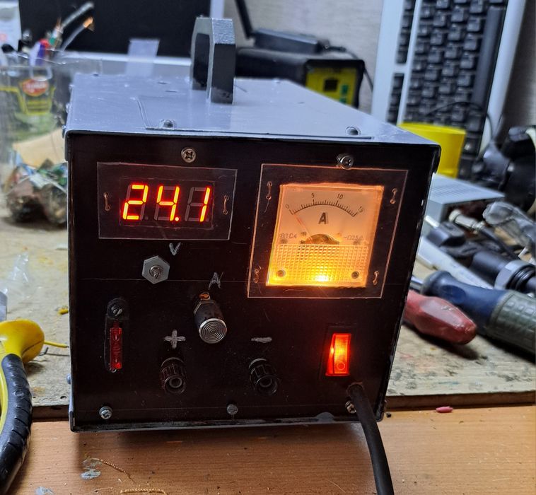 Зарядное устройство продам