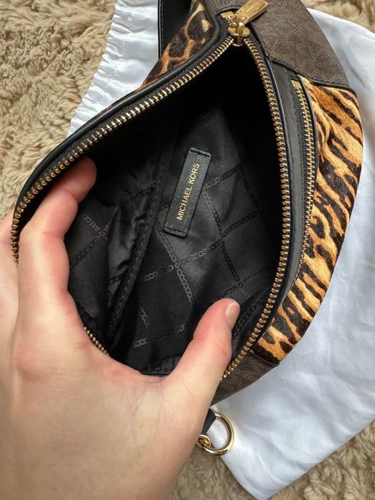 Michael kors чанта