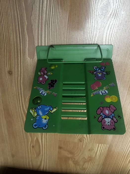 Подставки для книг и пенал